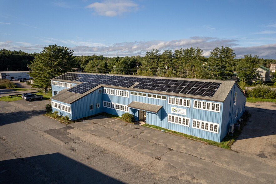 8 Pomerleau St, Biddeford, ME à louer - Photo du bâtiment - Image 2 de 10