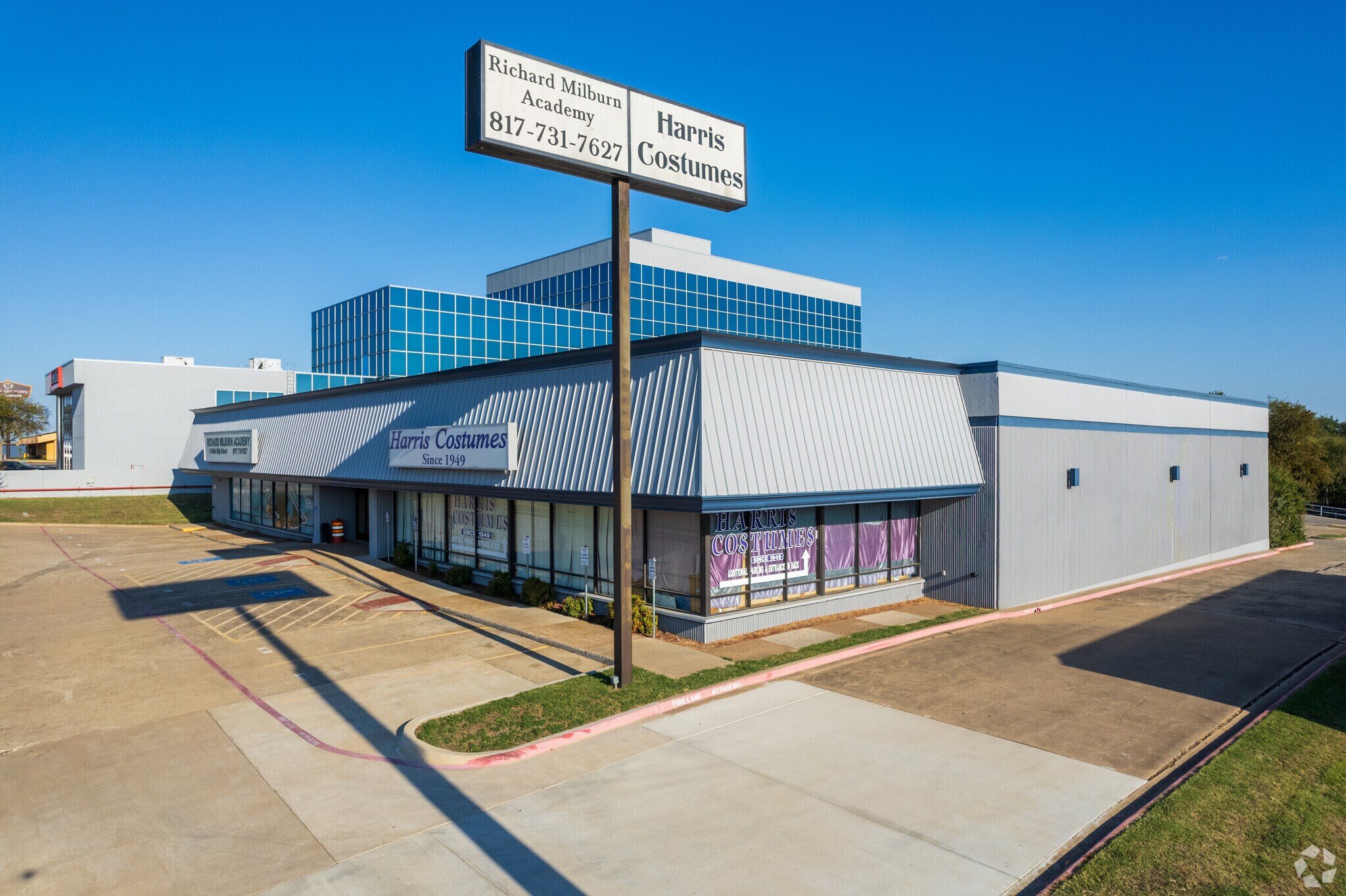 6785 Camp Bowie Blvd, Fort Worth, TX à louer Photo du bâtiment- Image 1 de 3
