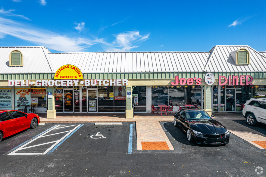 1175-1269 Airport Pulling Rd, Naples, FL for lease - Building Photo - Image 3 of 10