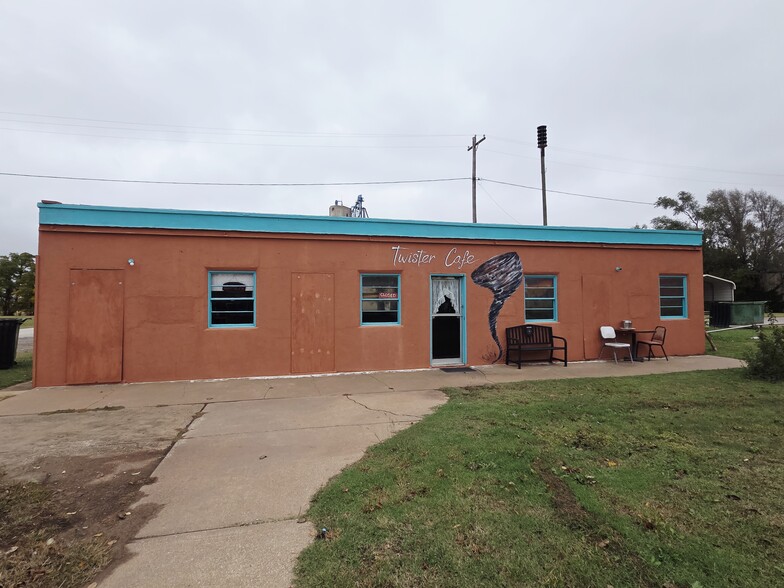 124 Main St, Wakita, OK for sale - Primary Photo - Image 1 of 11