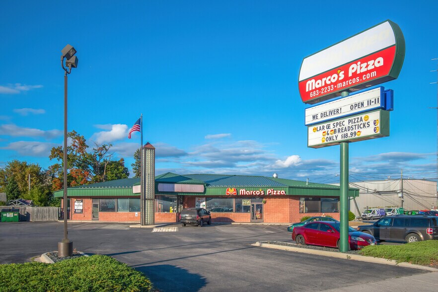 1710 Washington St, Manitowoc, WI for lease - Building Photo - Image 2 of 4