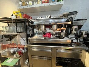 Retail in Barcelona, Barcelona for lease Interior Photo- Image 2 of 18