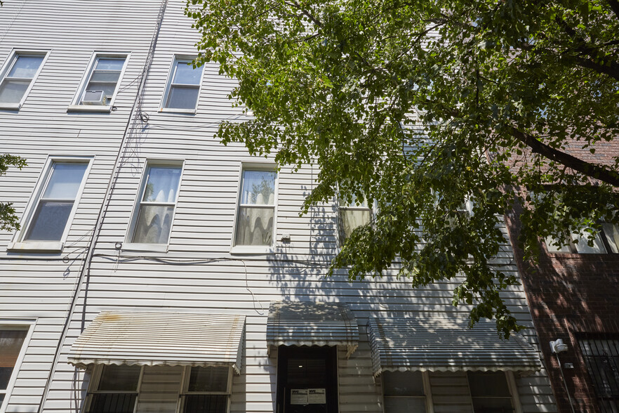 247 Himrod St, Brooklyn, NY for sale - Building Photo - Image 1 of 1