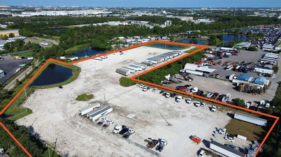 335 Central Florida Pky, Orlando, FL à louer - Photo du bâtiment - Image 2 de 9