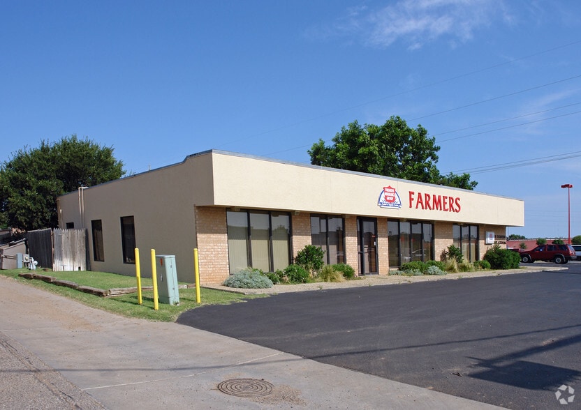 7402 University Ave, Lubbock, TX for lease - Building Photo - Image 3 of 5