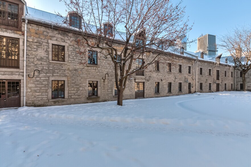 300 Pl D'youville, Montréal, QC for lease - Building Photo - Image 2 of 4
