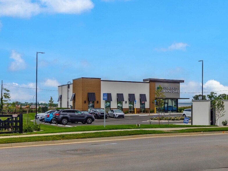 2317 Remington Way, Lexington, KY à vendre - Photo du bâtiment - Image 2 de 5