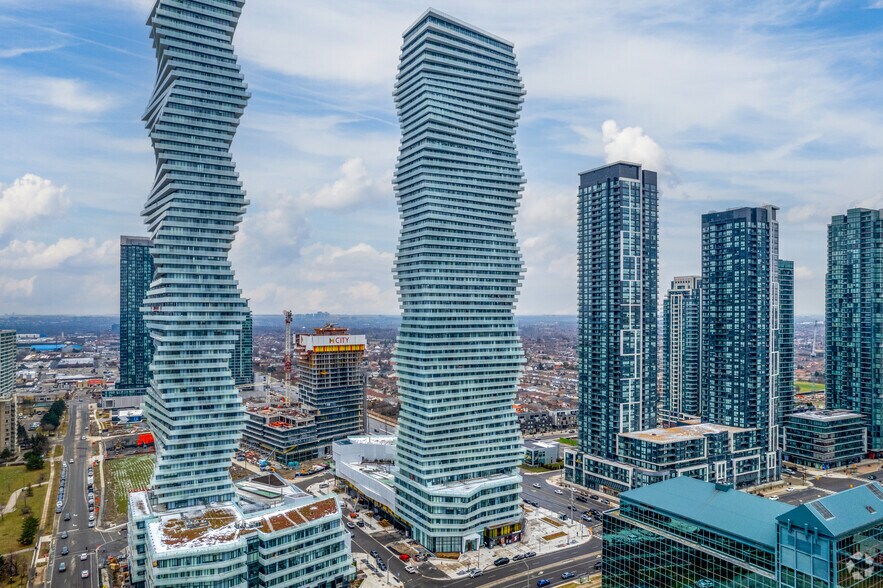 M City 1, Mississauga, ON à louer - Photo du bâtiment - Image 2 de 5