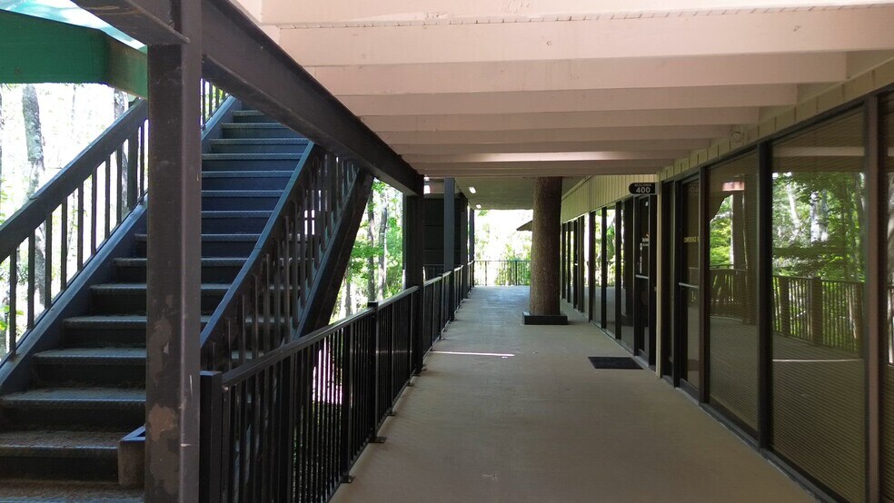 2301 Park Ave, Orange Park, FL for lease - Commercial Listing Video - Image 2 of 107