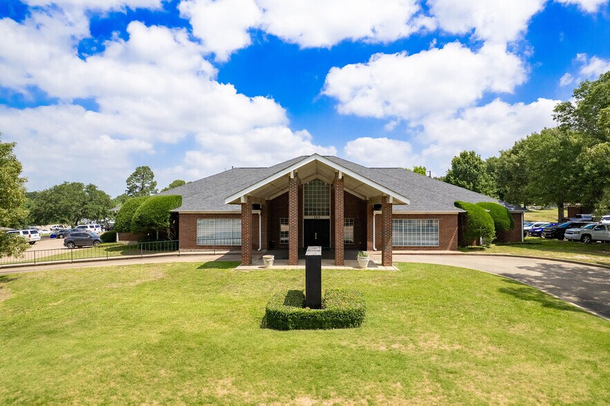 123 Medical Dr, Palestine, TX à vendre - Photo du bâtiment - Image 1 de 28