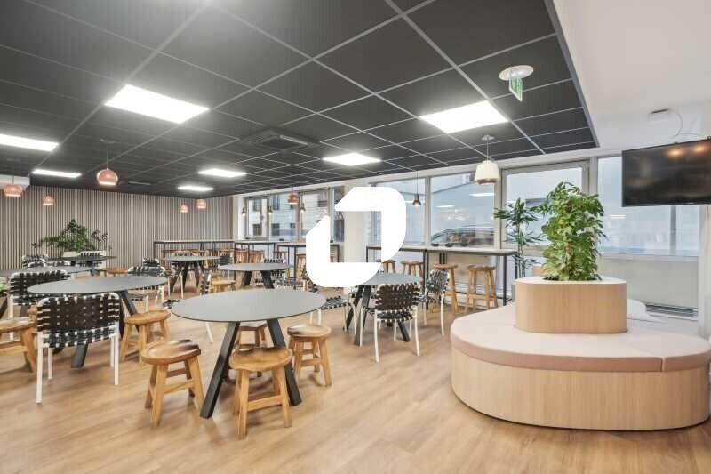 Office in Levallois-Perret for lease - Building Photo - Image 2 of 9