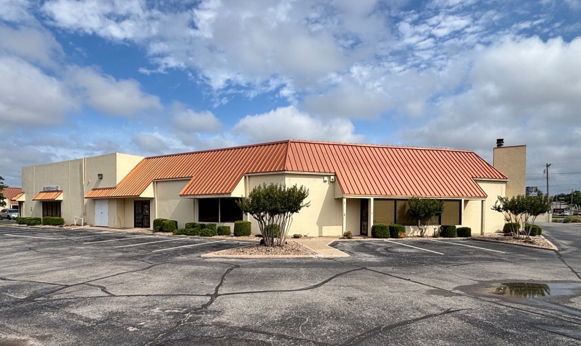 401-427 N Meridian Ave, Oklahoma City, OK for lease Building Photo- Image 1 of 6