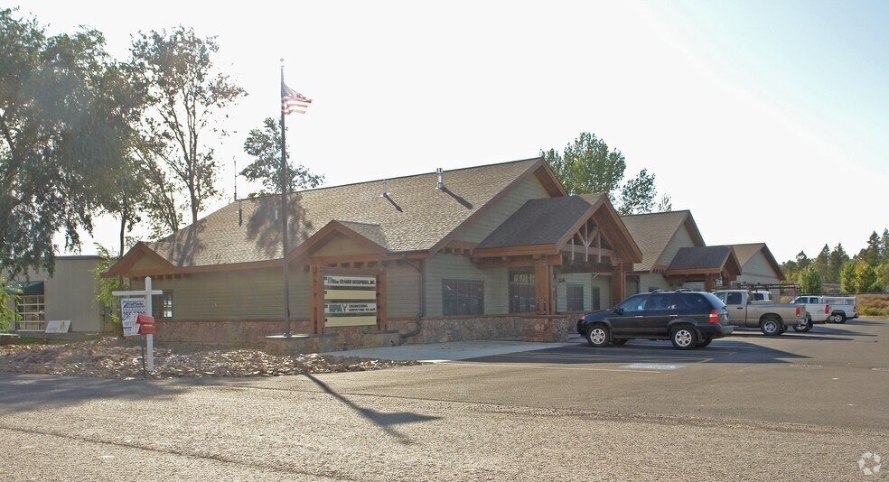 102 Cooperative Way, Kalispell, MT à vendre - Photo du bâtiment - Image 2 de 38