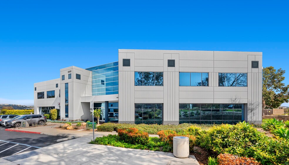 5860 El Camino Real, Carlsbad, CA à louer - Photo du bâtiment - Image 2 de 3