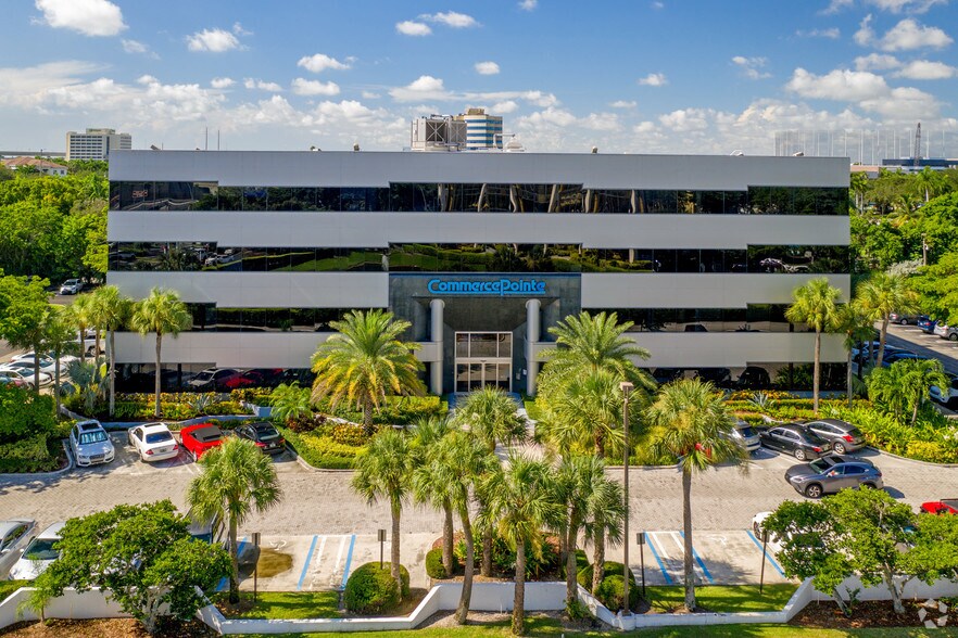 1818 S Australian Ave, West Palm Beach, FL à louer - Photo du bâtiment - Image 2 de 15