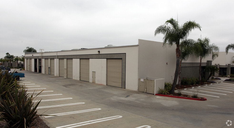 2780 La Mirada Dr, Vista, CA for lease - Building Photo - Image 2 of 3