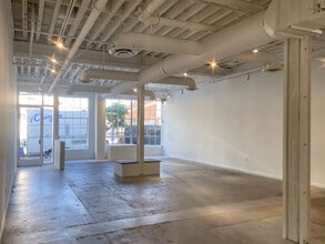 806 E 3rd St, Los Angeles, CA à louer Photo intérieure- Image 2 de 2