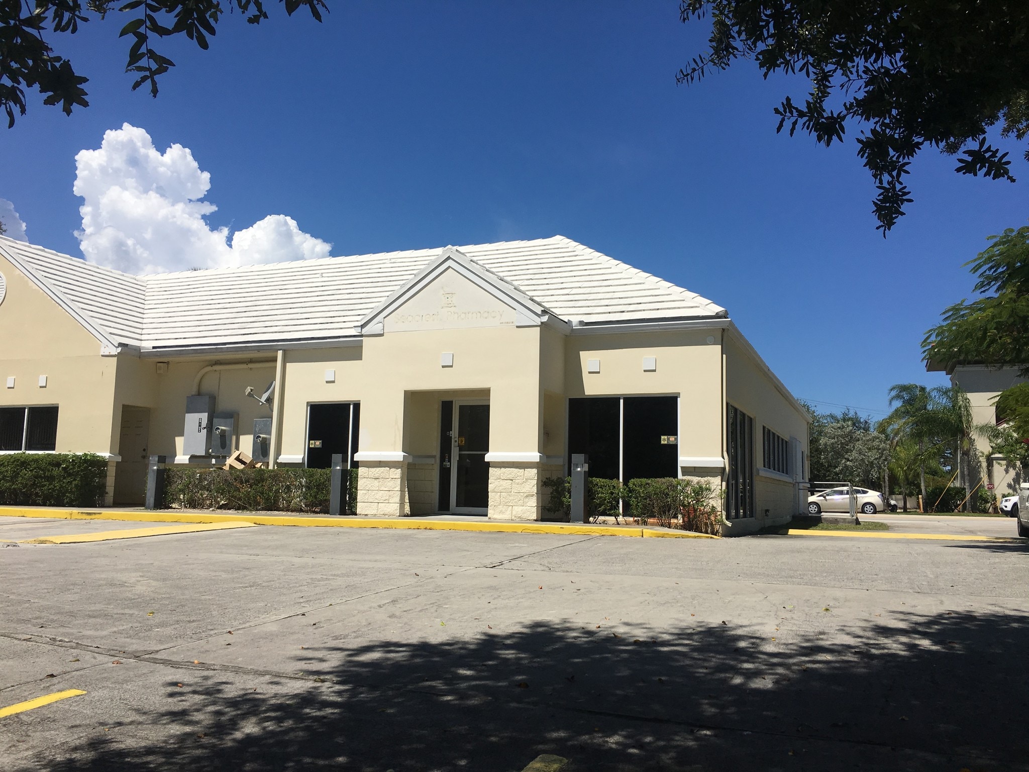 2404 Seacrest Blvd, Boynton Beach, FL for lease Primary Photo- Image 1 of 9