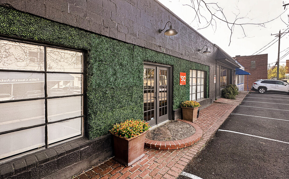 106 W Jefferson St, Falls Church, VA for lease - Building Photo - Image 1 of 1