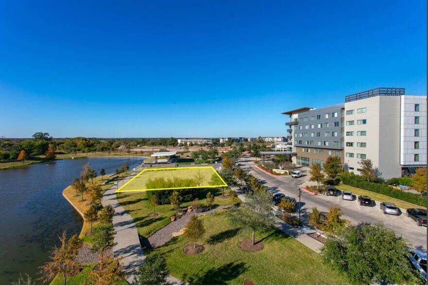 4113 Lake Atlas Dr, Bryan, TX à louer - Photo du bâtiment - Image 1 de 14