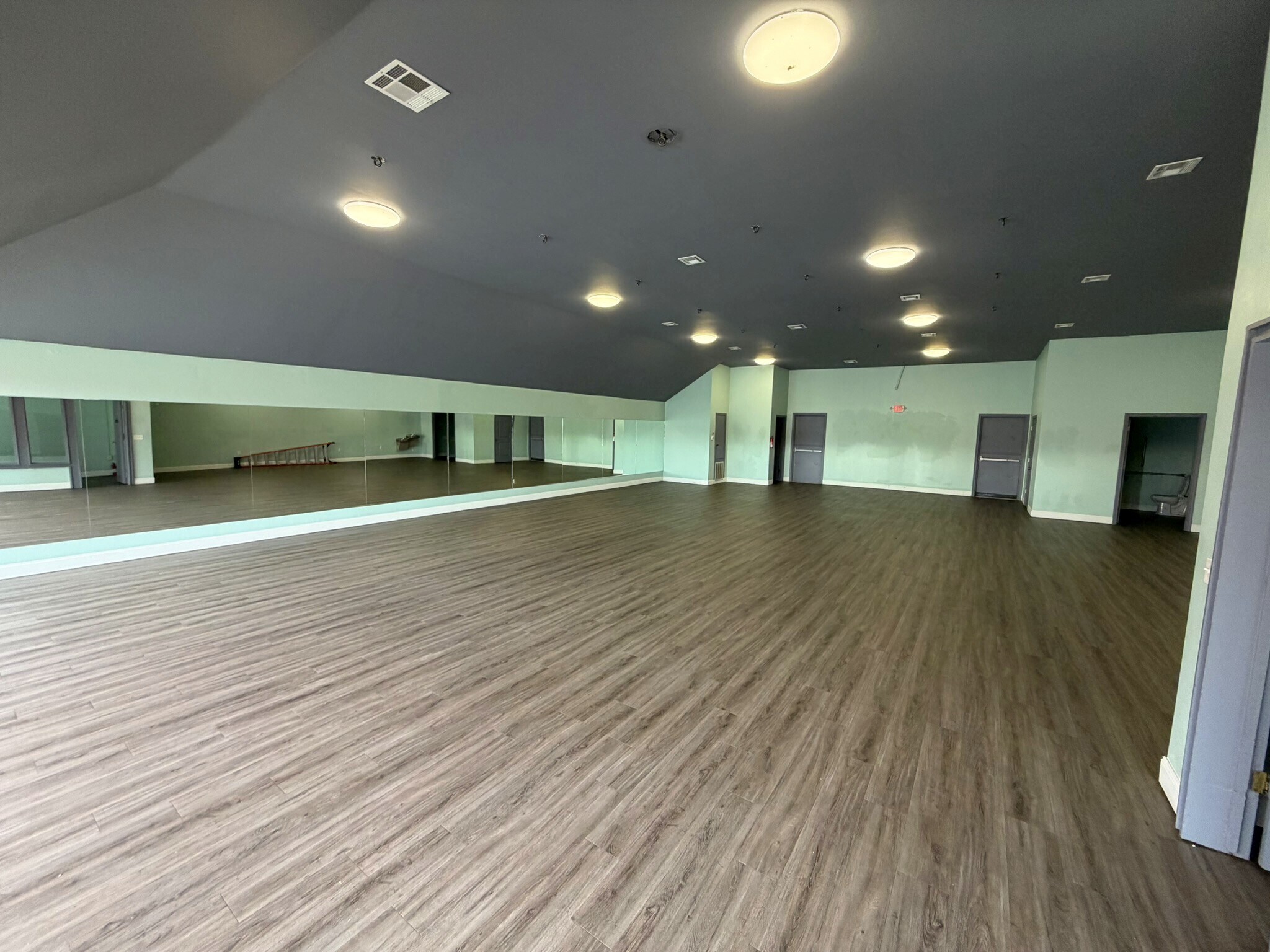 1000-1072 S Douglas Blvd, Oklahoma City, OK for lease Interior Photo- Image 1 of 9
