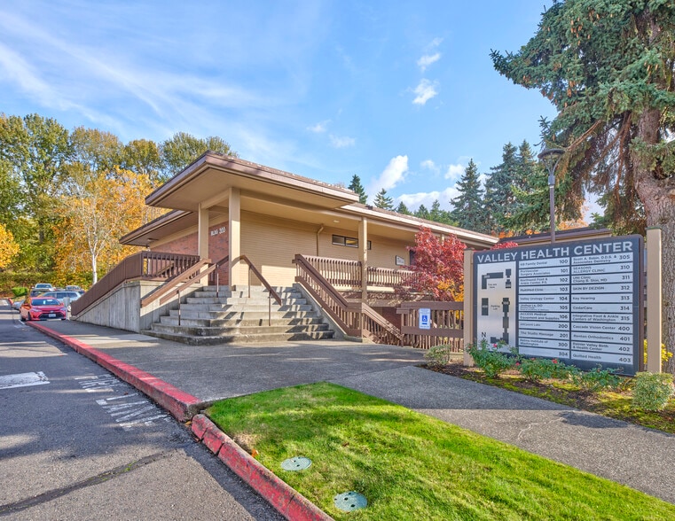 4300 Talbot Rd S, Renton, WA à louer - Photo du bâtiment - Image 3 de 28