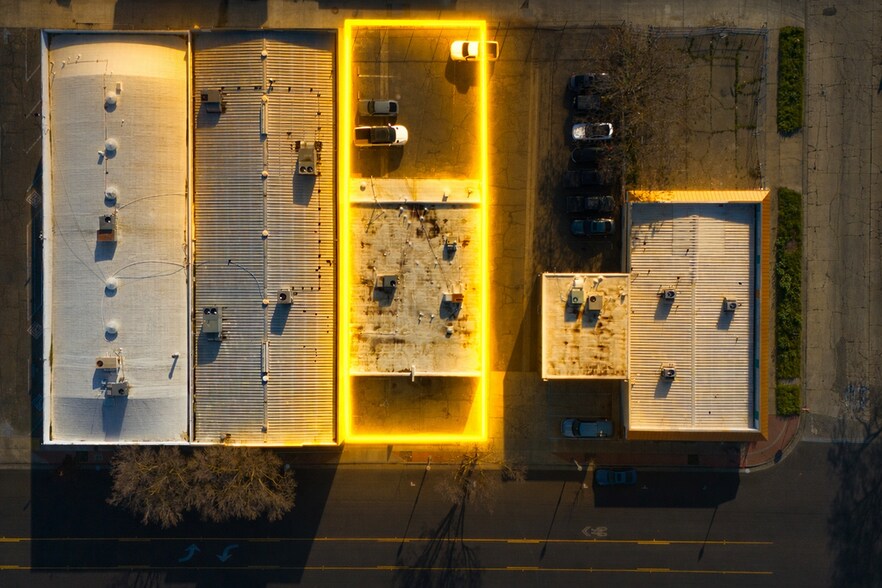 942-946 W Main St, Merced, CA à vendre - Photo du bâtiment - Image 2 de 7