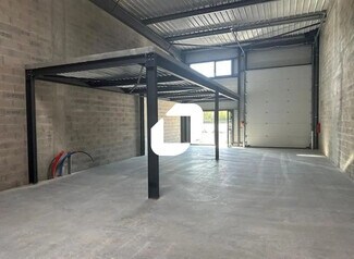 Plus de détails pour Local d'activités à louer