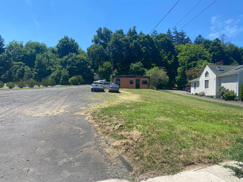 2245 Silas Deane Hwy, Rocky Hill, CT for sale - Building Photo - Image 3 of 6