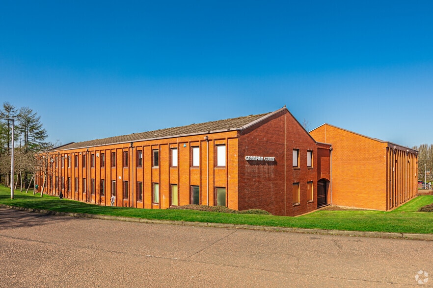 Beveridge Sq, Livingston for lease - Primary Photo - Image 1 of 2