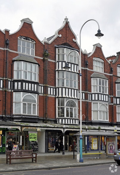 187/193, Lord Street portfolio of 2 properties for sale on LoopNet.ca - Primary Photo - Image 2 of 2