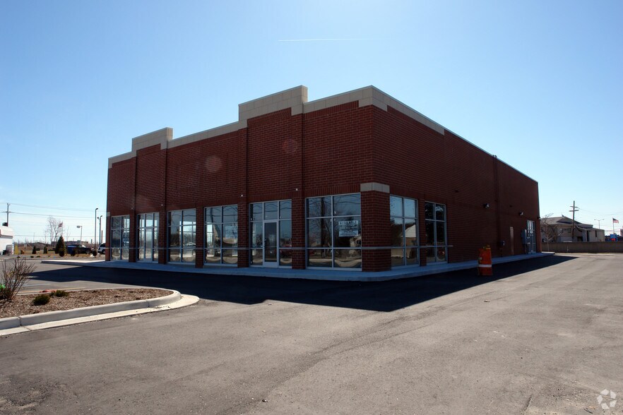 32901-32931 Gratiot Ave, Roseville, MI à louer - Photo du bâtiment - Image 2 de 7