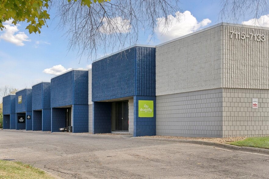 7115-7133 Washington Ave S, Edina, MN à louer - Photo du bâtiment - Image 1 de 31