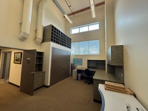 2009 V St, Sacramento, CA for lease Interior Photo- Image 1 of 11