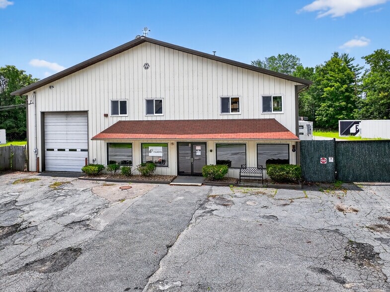 56 Crawford St, Leominster, MA à louer - Photo du bâtiment - Image 3 de 7