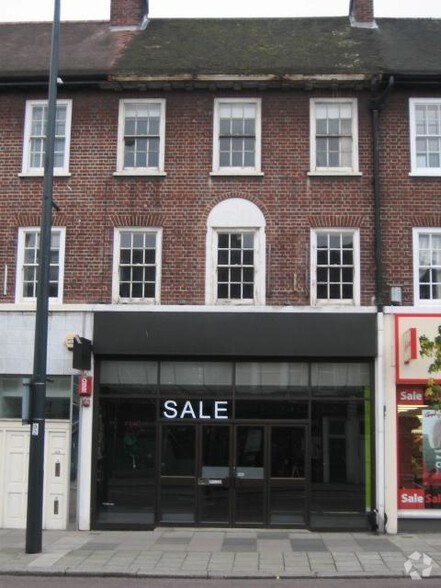 417 Upper Richmond Rd W, Londres à vendre - Photo du bâtiment - Image 2 de 2