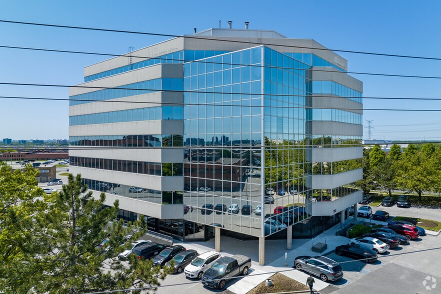 7050 Weston Rd, Vaughan, ON à louer - Photo du bâtiment - Image 3 de 6