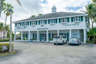 1732 NE 26th St, Wilton Manors, FL for lease Interior Photo- Image 1 of 19