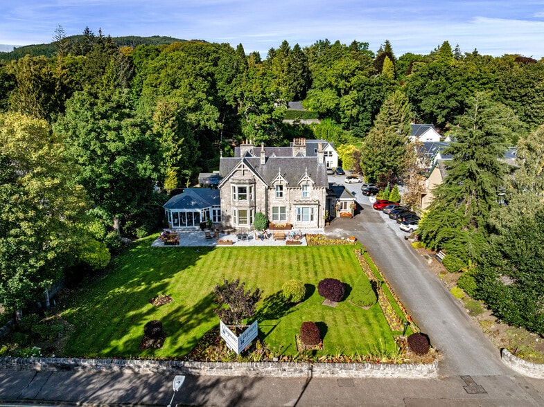 162 Atholl Rd, Pitlochry for sale - Building Photo - Image 2 of 14
