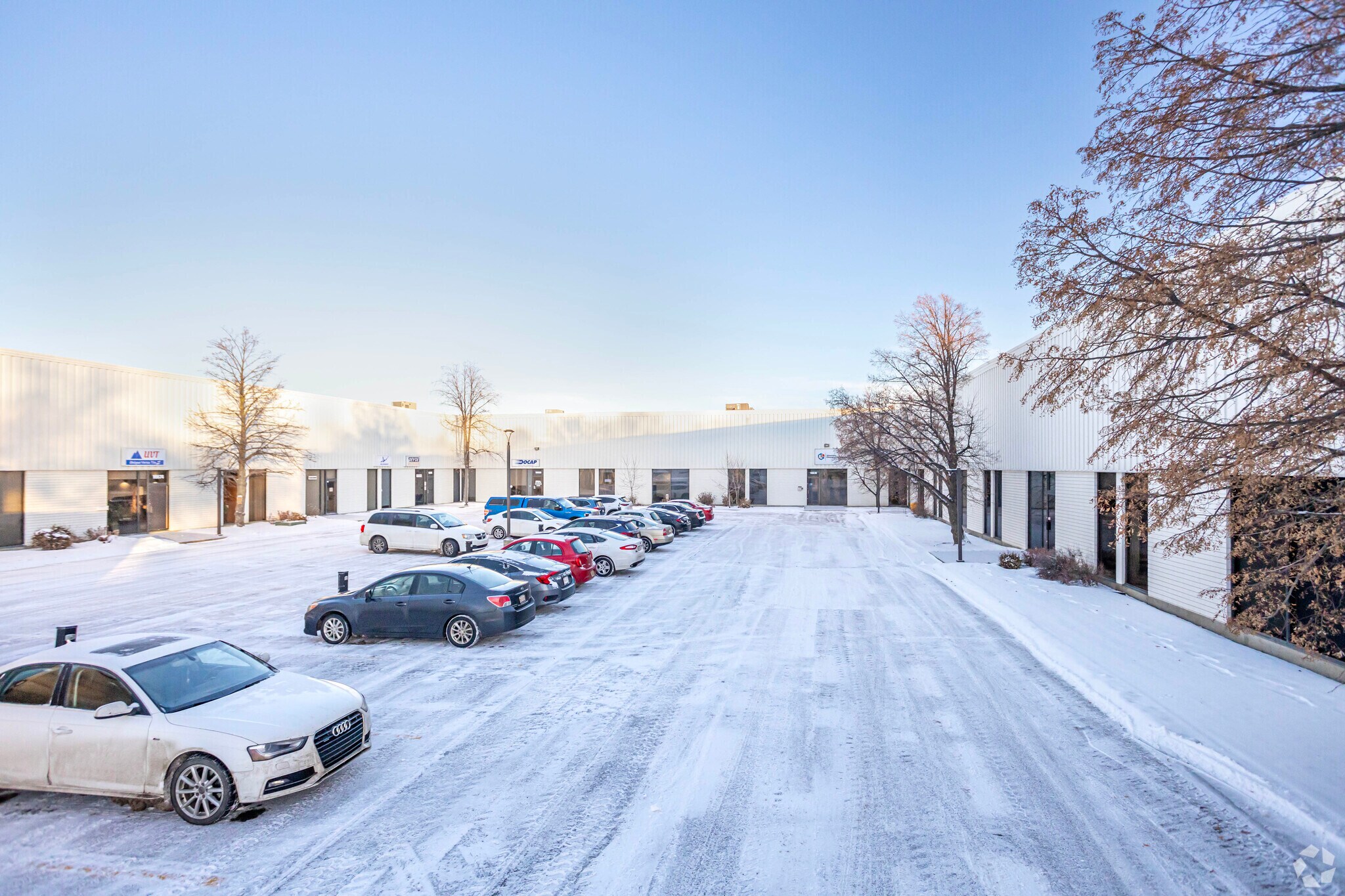 16630-16678 114th Ave, Edmonton, AB for lease Primary Photo- Image 1 of 11