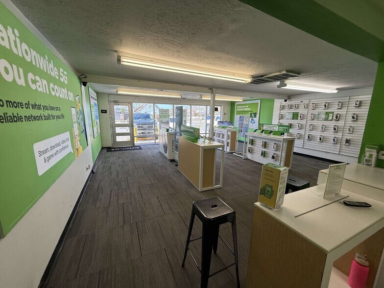 2412 S Federal Blvd, Denver, CO à louer - Photo intérieure - Image 2 de 4