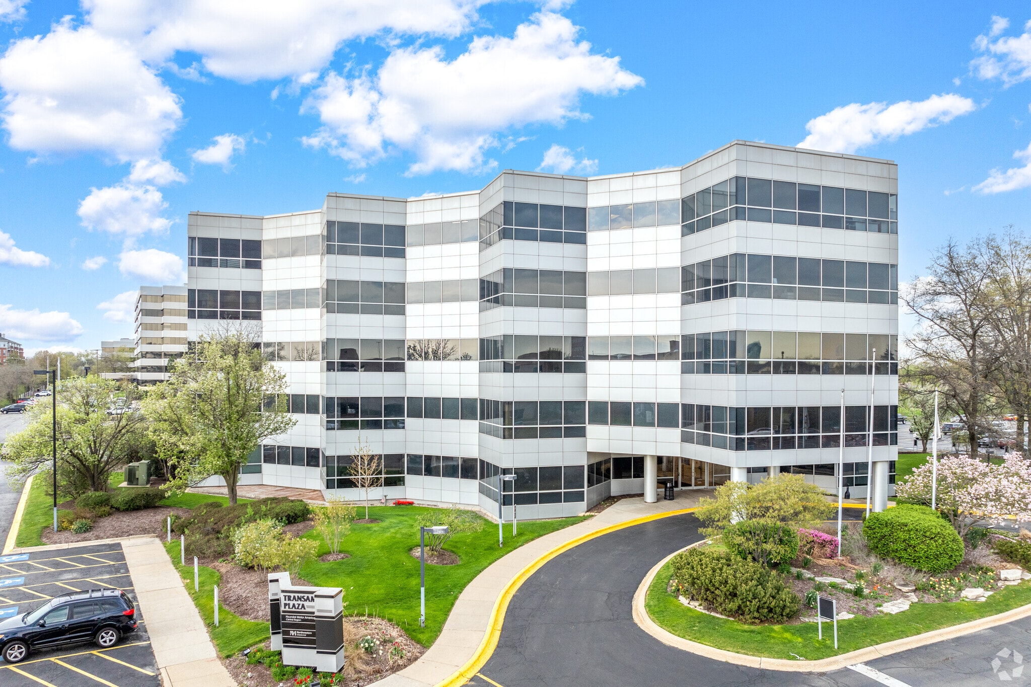 2 Transam Plaza Dr, Oakbrook Terrace, IL à louer Photo principale- Image 1 de 21