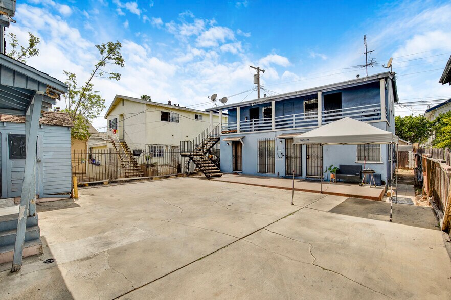 1081 Cherry Ave, Long Beach, CA à vendre - Photo du bâtiment - Image 3 de 9