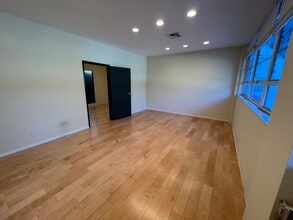 333 S Beverly Dr, Beverly Hills, CA for lease Interior Photo- Image 2 of 7