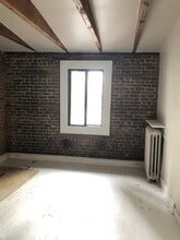 268 Rue Sainte-Catherine O, Montréal, QC for lease Interior Photo- Image 2 of 9