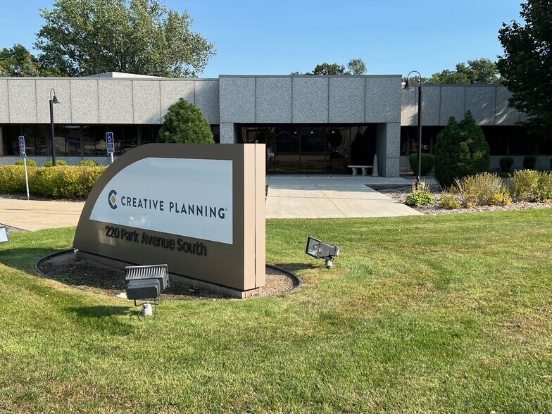 220 Park Ave S, Saint Cloud, MN à louer - Photo du bâtiment - Image 2 de 29