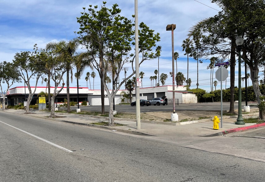 840-858 S Oxnard Blvd, Oxnard, CA for sale - Building Photo - Image 1 of 9