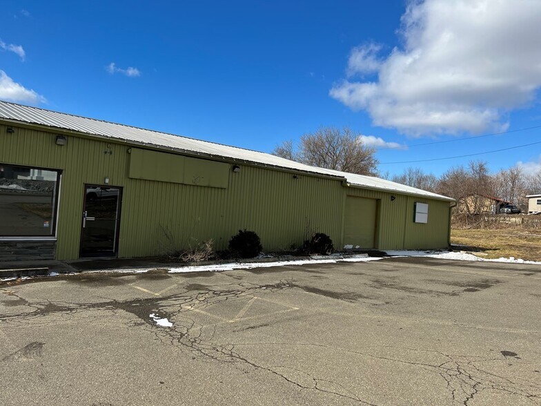2477 Elmira St, Sayre, PA à vendre - Photo du bâtiment - Image 2 de 10