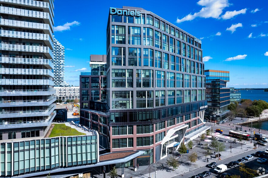 130 Queens Quay E, Toronto, ON à vendre - Photo du bâtiment - Image 3 de 22