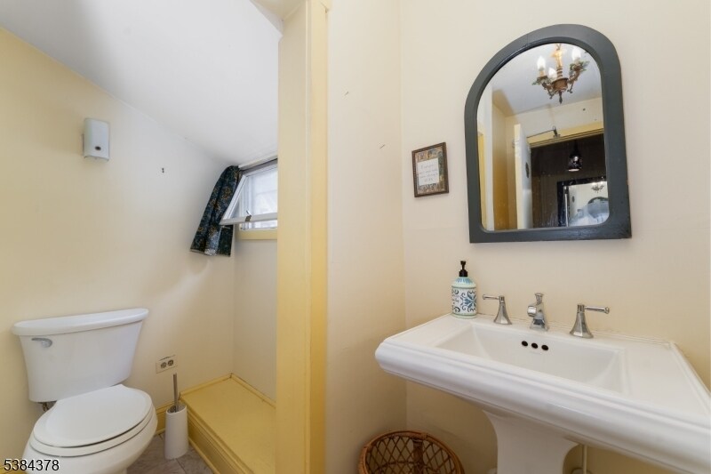 92 Water St, Milford, NJ à vendre - Photo intérieure - Image 2 de 17
